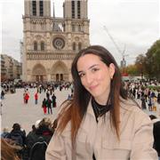 Estudiante nativa de universidad perfecta para enseñar a extranjeros de la misma edad que quieran aprender fácilmente en Málaga.